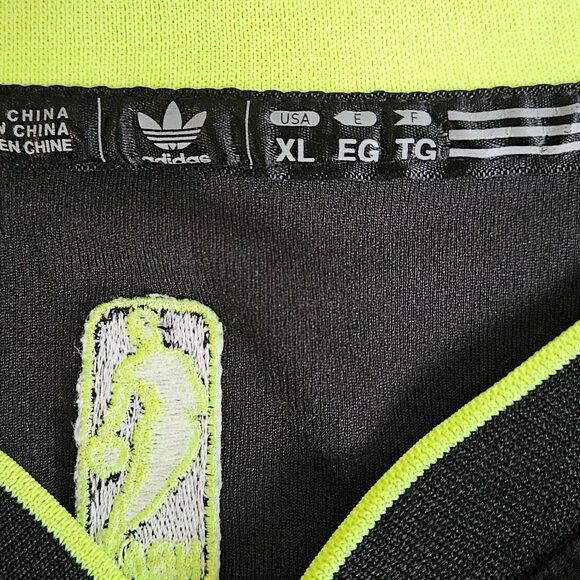 ADIDAS LeBron James Miami Heat *LIMITED EDITION* JERSEY and SHORTS SET - Picture 8 of 14